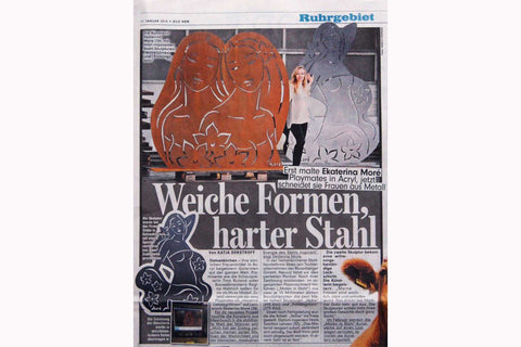 Ekaterina Moré mit ihren Stahlskulpturen „Nähe“ und „Frühlingstanz“ in der BILD-Zeitung