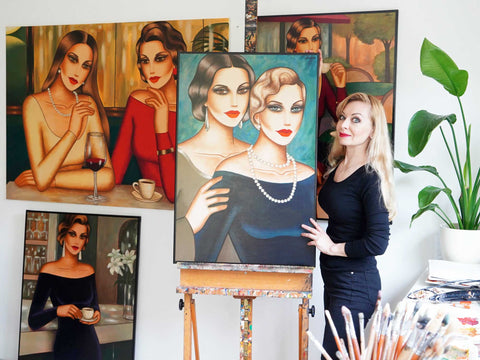 Künstlerin Ekaterina Moré mit stilvollen Frauenporträts über Eleganz und Klasse