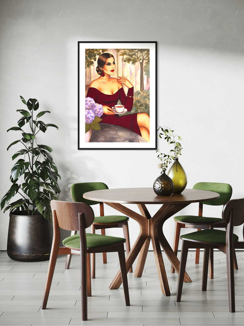 Frau im Café - Originalgemälde kaufen – „Rubinrote Teestunde“ im Art Deco Stil - Raumansicht